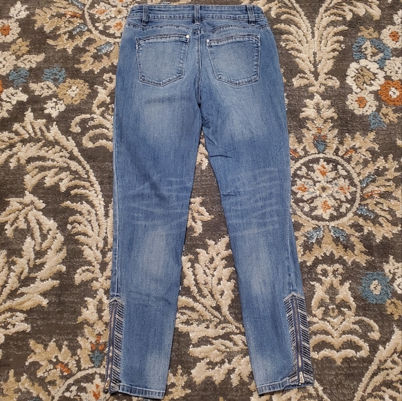 White House Black Market 2 Skimmer Skinny Jeans Zipper Embroidered - Picture 2 of 5